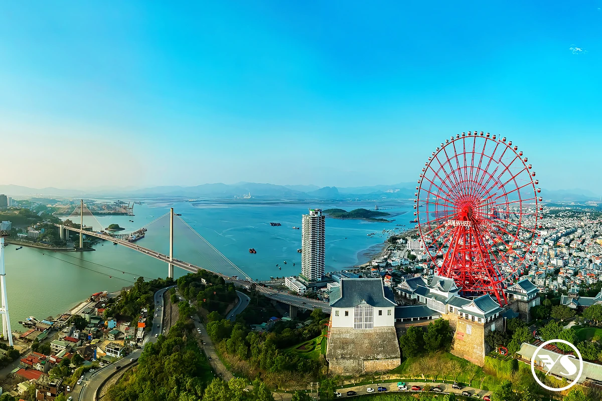 雙層觀光列車、柔情下龍灣、海豚號遊輪、皇后纜車摩天輪．浪漫饗樂五日

