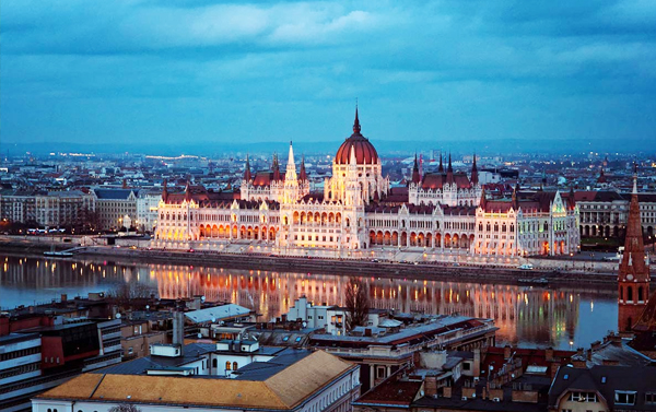 2/22【奧捷斯匈輕鬆遊】10天(EK)