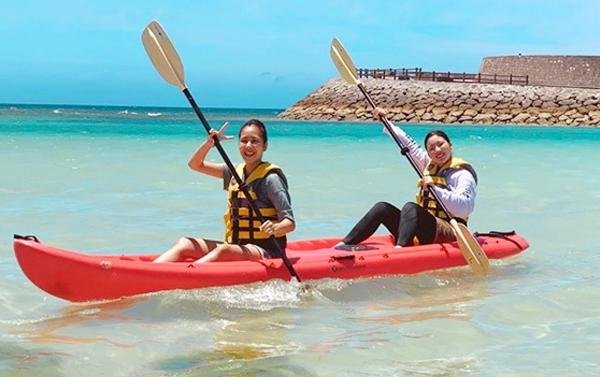 《沖繩好好玩》夏戀沖繩四日～海洋博．熱帶海灘俱樂部(香蕉船、獨木舟、夕陽BBQ)