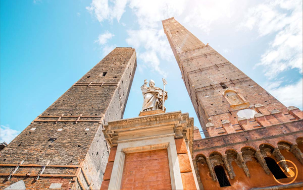 愛在義起－最美湖區～+絕美山城祕境-吃喝義式巷弄美食-時尚OUTLET美饌美景之旅10天
