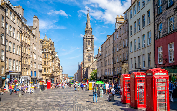 【揪愛英蘇愛15日】愛丁堡皇宮.愛爾蘭國家公園.巨人堤道.巨石陣.三大古堡旗艦全覽15日
