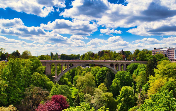 紫幻荷比盧10天(CI)~哈勒布秘境森林、天堂書店、三大遊船、庫勒慕勒美術館、盧森堡時尚之旅
