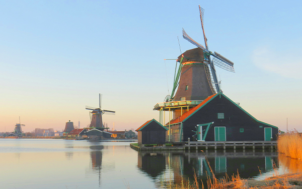 【紫愛荷比盧10天】歐洲最美雙花海~三大遊船、天堂書店、紫色森林、荷蘭森林公園、盧森堡城堡纜車