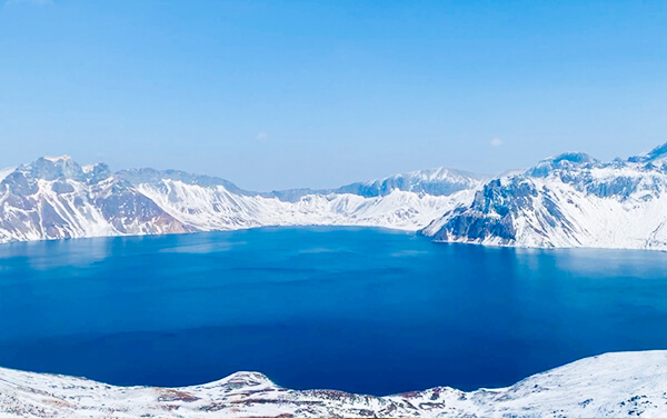 長白山二晚西坡天池、瀋陽故宮、長春偽皇宮、伏爾加莊園、五星三排座８日(自由行)