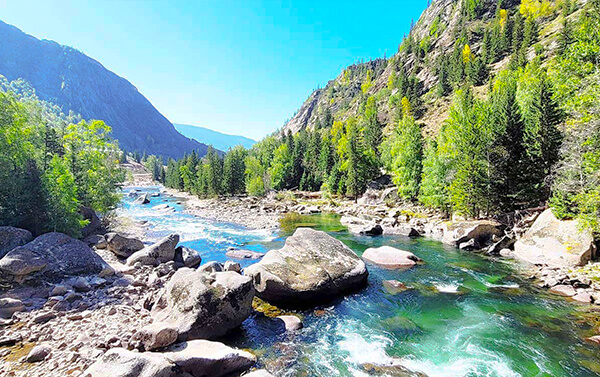 玩轉北疆 可可托海 喀納斯 巴音布魯克 三排座車 獨庫公路12日(自由行)