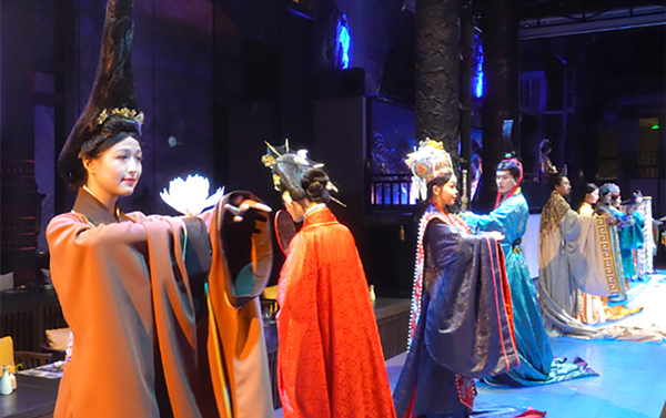 九寨溝五星悅榕莊、一段高鐵、鶴鳴茶社、蜀宴賦６日(六人成行)
