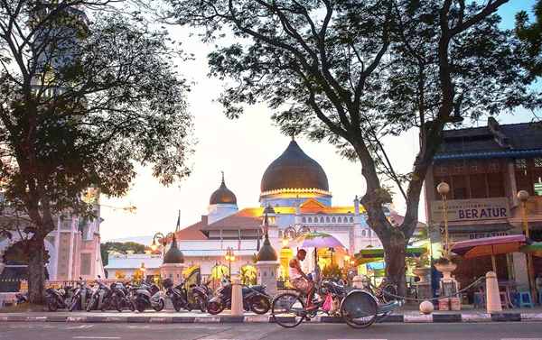 樂遊檳城怡保5日(CI)~富樂島遊艇歡樂遊、綠灣生態(紅樹林、魚排養殖、老鷹餵食、螢火蟲)、藍屋、升旗山、米其林推薦娘惹下午茶
