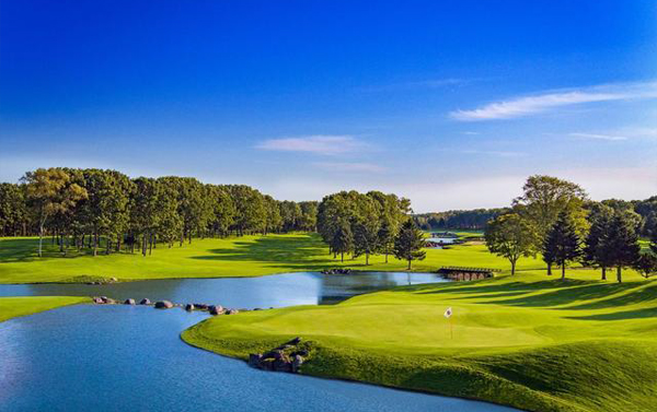 北海道定山溪溫泉、桂.BROOKS名門高爾夫 札幌市區連泊逛街、中文司機5天3場球