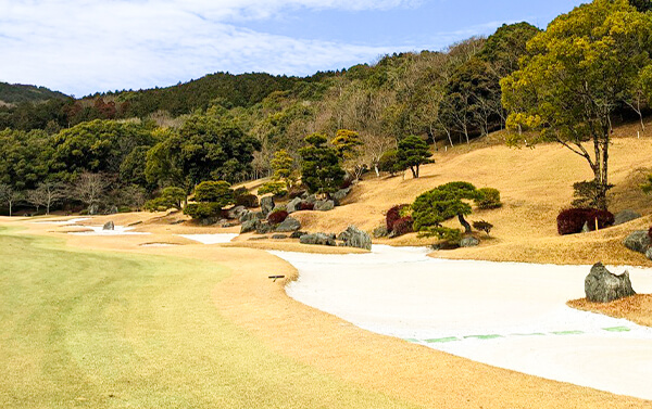 日本福岡高爾夫 – 福岡天神、太宰府、由布院、OUTLET
燒肉放題、水炊雞、中文司機6天3場球