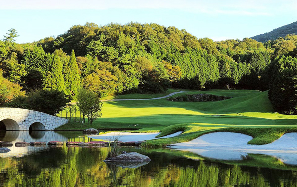 桃園及台中直飛 - 日本神戶高爾夫
和牛燒肉、河豚套餐、OUTLET 5天3場球